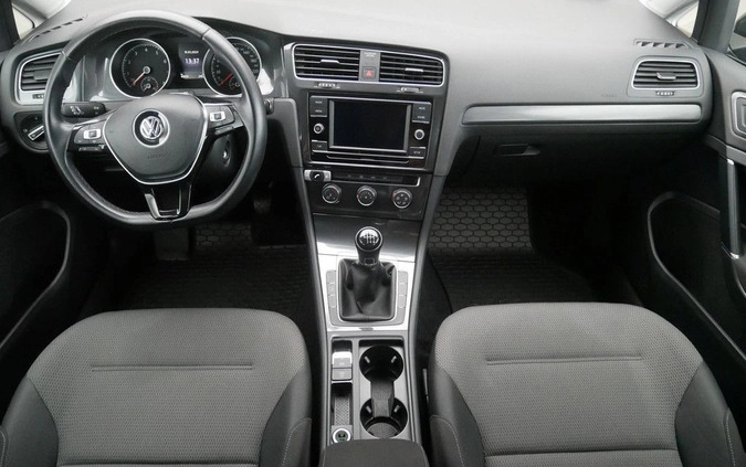 Volkswagen Golf cena 59899 przebieg: 40875, rok produkcji 2019 z Warszawa małe 137